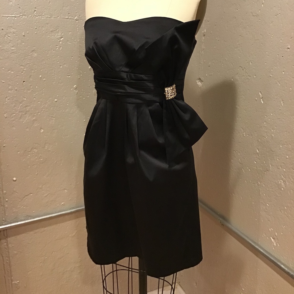 LBD w/Pockets - Picture 2 of 5